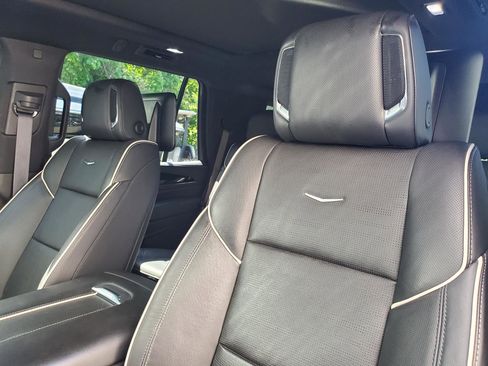 Used 2021 Cadillac Escalade Sport w/ Driver Assist Tech Package AWD/4WD image 40