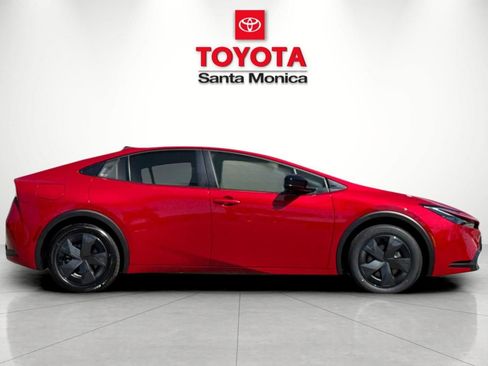 New 2026 Toyota Prius Plug-In Hybrid FWD image 2