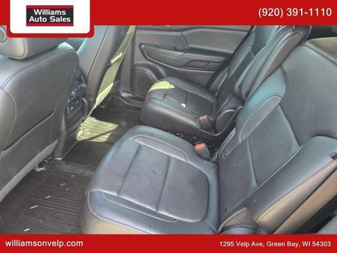 Used 2020 GMC Acadia SLT w/ LPO, Floor Liner Package AWD/4WD image 14