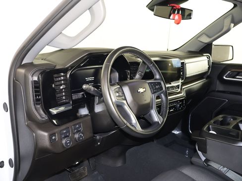 Used 2025 Chevrolet Silverado 1500 LT image 37