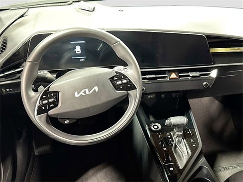Used 2023 Kia Niro EX image 20