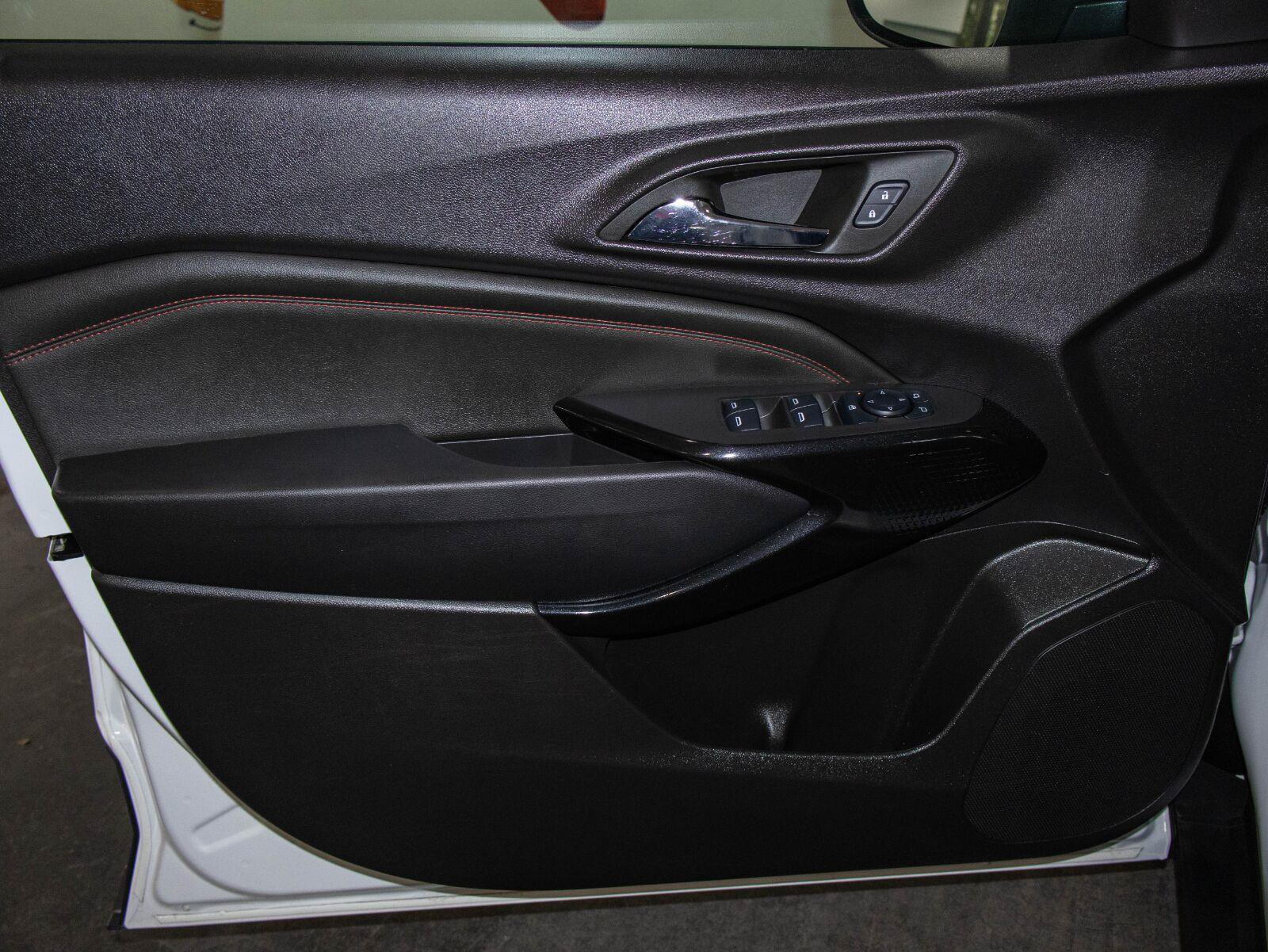 Used 2025 Chevrolet Trax RS w/ Driver Confidence Package FWD image 10