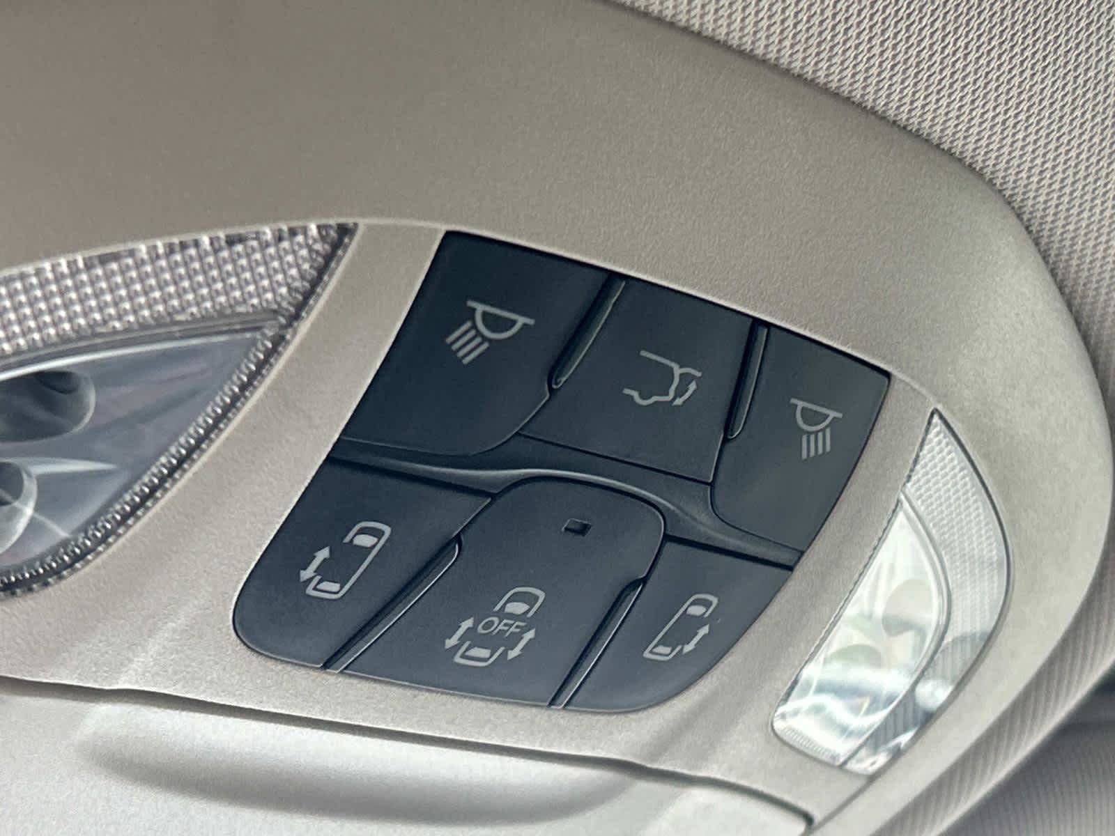 Used 2024 Chrysler Pacifica Touring-L FWD image 37