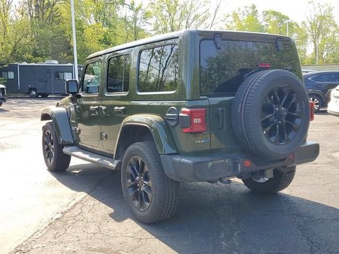 Used 2021 Jeep Wrangler Unlimited Sahara w/ Cold Weather Group AWD/4WD image 3