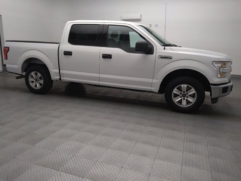 Used 2015 Ford F150 XLT image 11