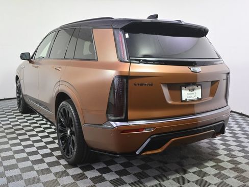 New 2027 Cadillac Vistiq Sport w/ LPO, Floor Liner Package AWD/4WD image 4