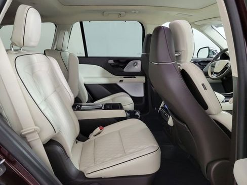 Used 2022 Lincoln Aviator Black Label Grand Touring AWD/4WD image 17