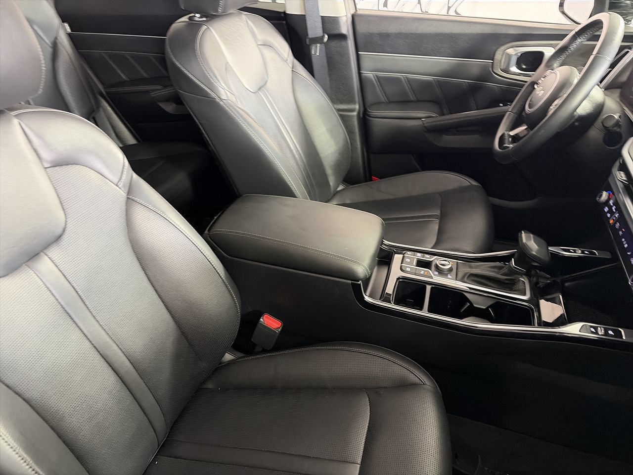 Used 2025 Kia Sorento SX AWD/4WD image 26