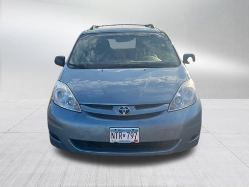 Used 2010 Toyota Sienna LE FWD image 6