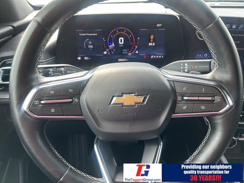 Used 2025 Chevrolet Traverse LT image 17