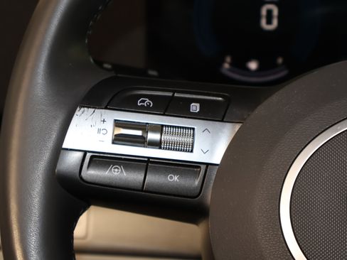 Used 2025 Hyundai Kona SEL image 21