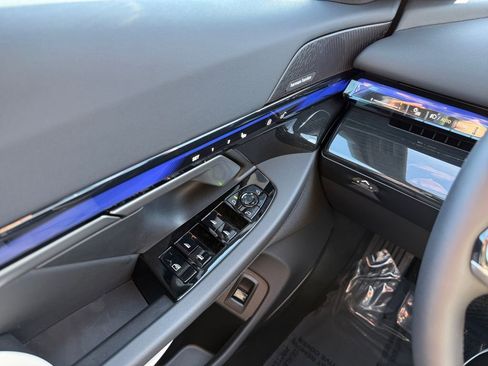 Certified 2026 BMW i5 eDrive40 AWD/4WD image 29