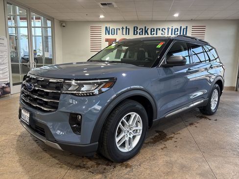 Used 2025 Ford Explorer Active w/ Active Comfort Package image 1