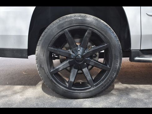 Used 2018 Cadillac Escalade ESV 2WD image 40
