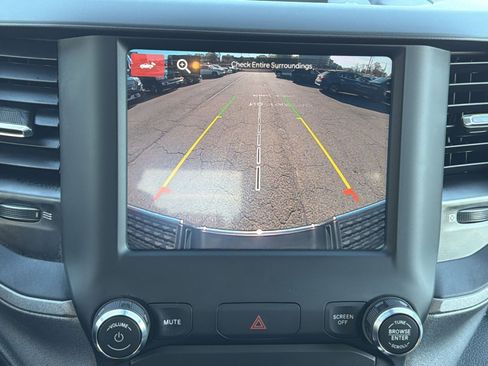 Used 2024 RAM 2500 Tradesman w/ Chrome Appearance Group image 19