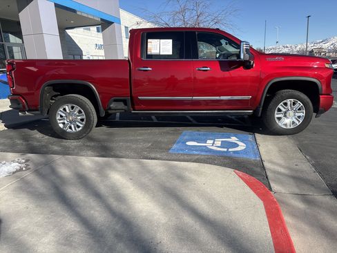 Used 2024 Chevrolet Silverado 3500 High Country w/ High Country Premium Package image 7