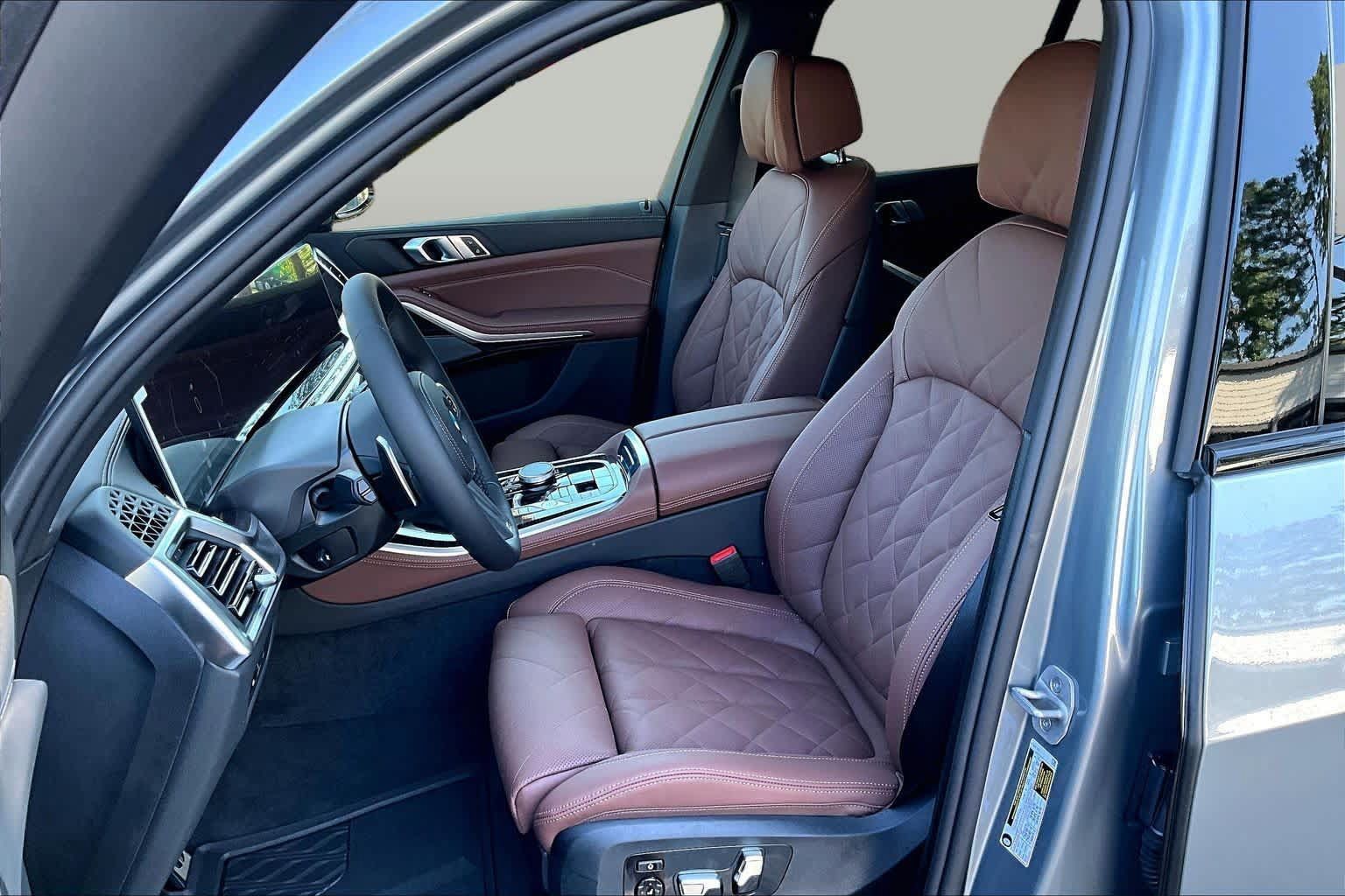 Used 2026 BMW X5 sDrive40i w/ M Sport Package RWD image 9