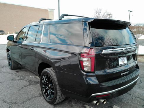 Certified 2023 Chevrolet Suburban High Country image 5