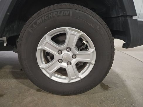 Used 2021 Jeep Wrangler Unlimited Sport AWD/4WD image 25