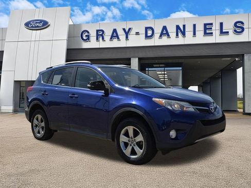 Used 2015 Toyota RAV4 XLE FWD image 1