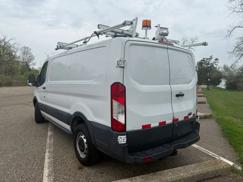 Used 2016 Ford Transit 250 130 Low Roof RWD image 7