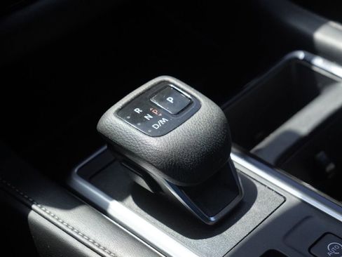 Used 2024 Nissan Pathfinder SL image 14