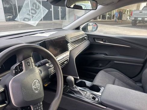 Used 2025 Toyota Camry LE FWD image 5