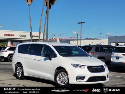 New 2026 Chrysler Pacifica Select