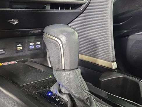 Used 2025 Toyota Camry SE image 22