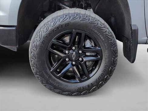 Used 2025 Chevrolet Silverado 1500 Custom Trail Boss AWD/4WD image 30