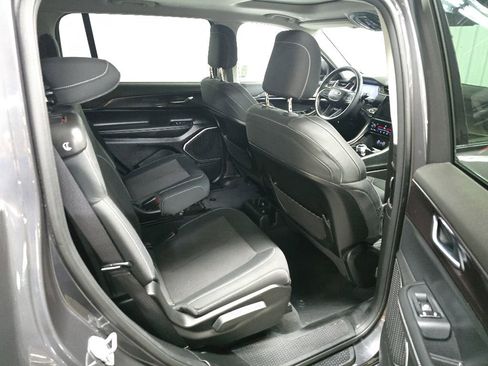 Used 2022 Jeep Grand Cherokee L Laredo w/ Luxury Tech Group I AWD/4WD image 18