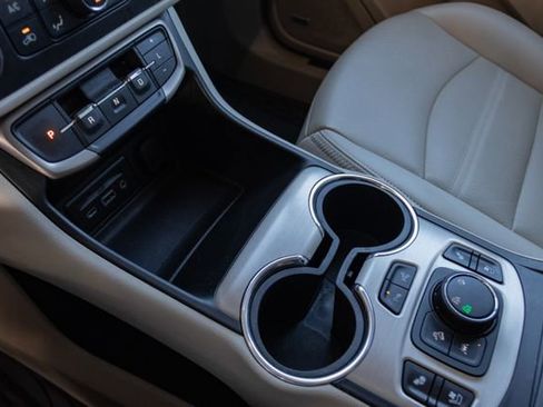 Used 2023 GMC Terrain Denali w/ Denali Premium Package image 19