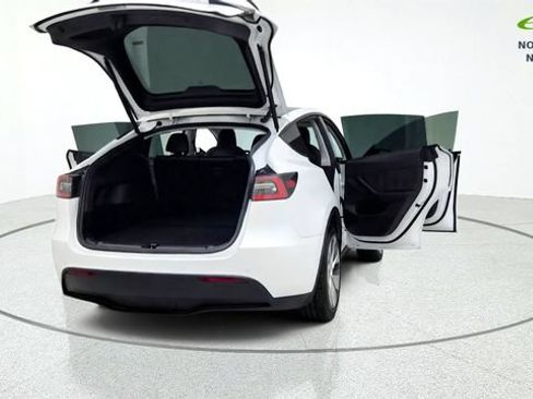 Used 2020 Tesla Model Y Long Range AWD/4WD image 18