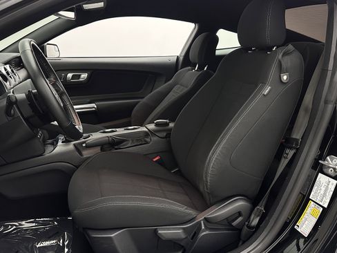 Used 2020 Ford Mustang Coupe RWD image 12