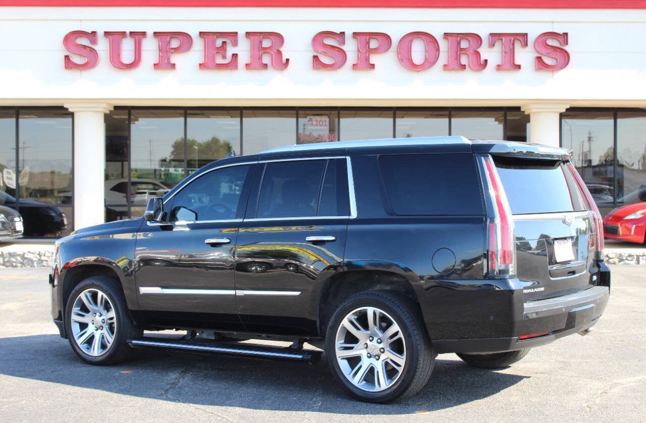 Used 2017 Cadillac Escalade Premium Luxury RWD image 5