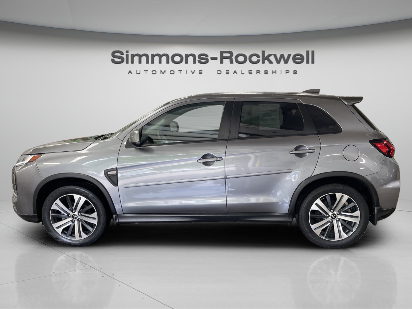 Used 2021 Mitsubishi Outlander Sport ES FWD image 2