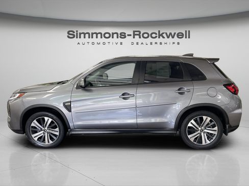 Used 2021 Mitsubishi Outlander Sport ES FWD image 2