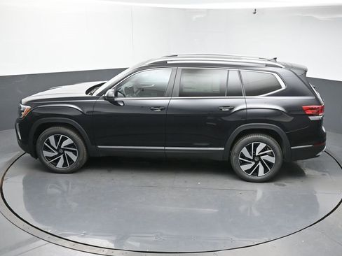 Used 2025 Volkswagen Atlas SEL image 52