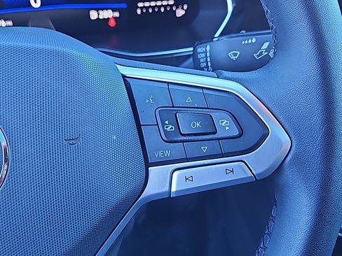 Certified 2023 Volkswagen Jetta SE w/ Panoramic Sunroof Package image 17