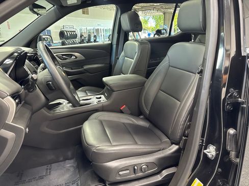 Used 2023 Chevrolet Traverse LT w/ LT Premium Package AWD/4WD image 10