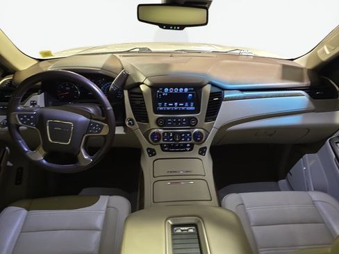 Used 2019 GMC Yukon Denali w/ Denali Ultimate Package AWD/4WD image 9
