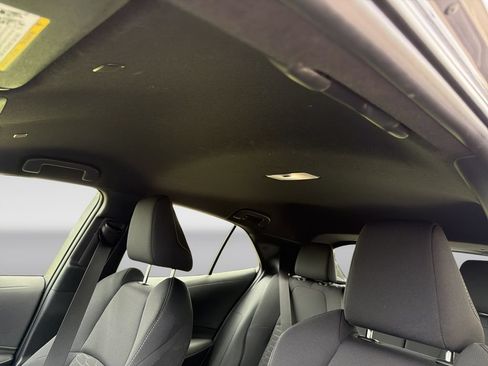 Used 2025 Toyota Corolla SE FWD image 8