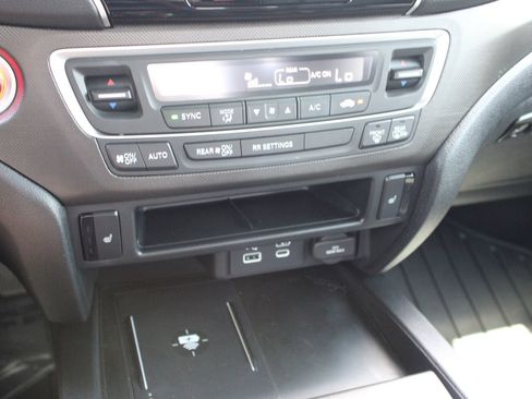 Used 2025 Honda Ridgeline TrailSport image 17
