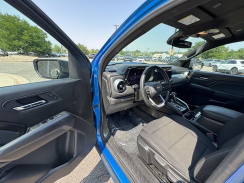 Used 2023 Chevrolet Colorado LT AWD/4WD image 16