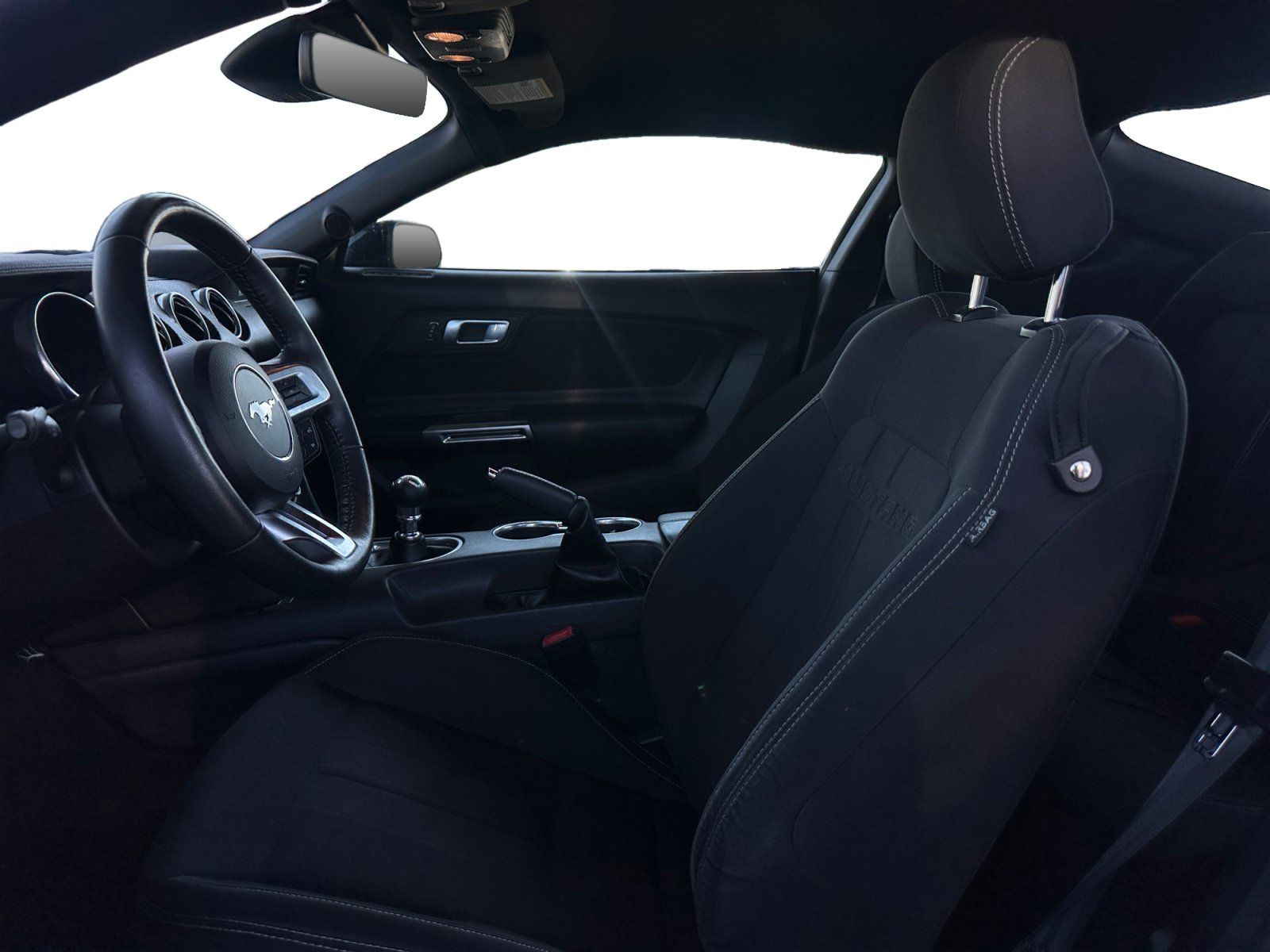 Used 2022 Ford Mustang Coupe RWD image 9