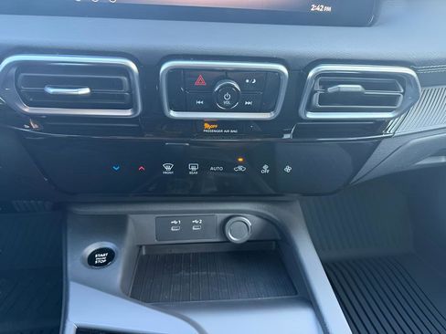 New 2026 Nissan Sentra SV w/ Floor Mat Package FWD image 20