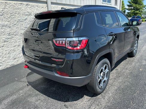 Used 2022 Jeep Compass Trailhawk w/ Sun and Sound Group AWD/4WD image 3