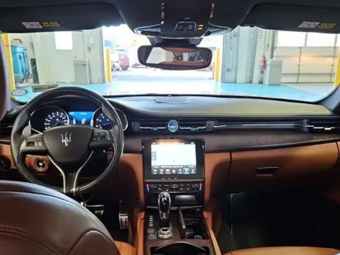 Used 2018 Maserati Quattroporte S Q4 AWD/4WD image 3