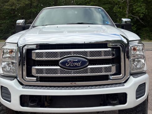 Used 2015 Ford F250 XL w/ Power Equipment Group AWD/4WD image 46