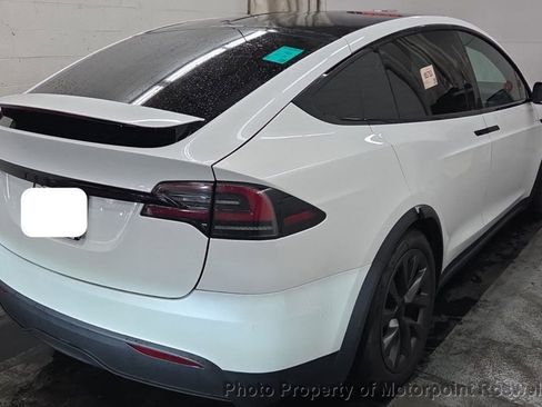Used 2023 Tesla Model X Plaid image 21